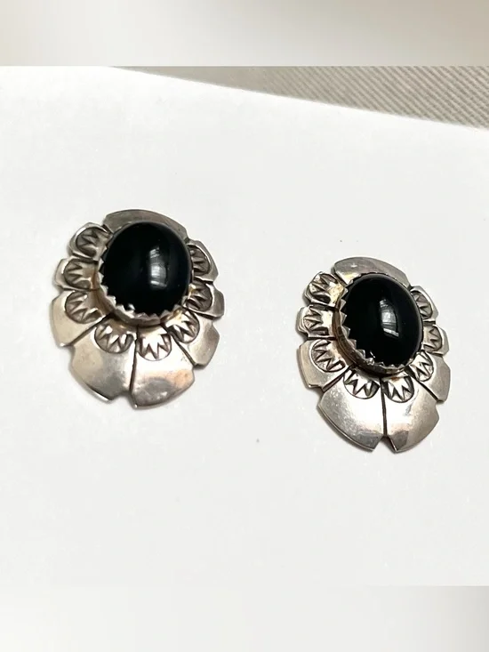 Vtg. Silver Native American Earrings w/ Black Onyx Stones - Posts - Picture 3 of 7